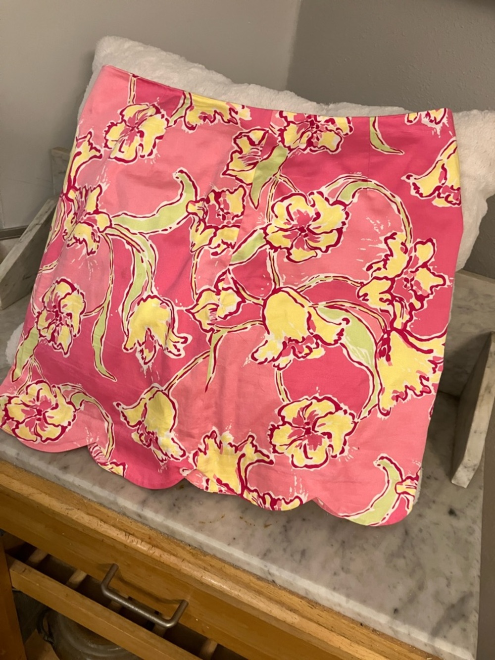 Lilly Pulitzer Pink Floral Mini Skirt with Yellow Accents Cute Scalloped Bottom!